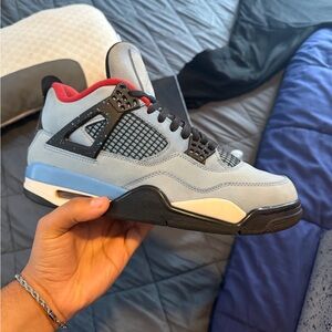 Jordan 4 Travis Scott